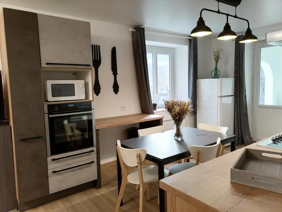 Aux D'Estaing Croises, Gite De Montagne Accessible A Tous Eksteriør billede