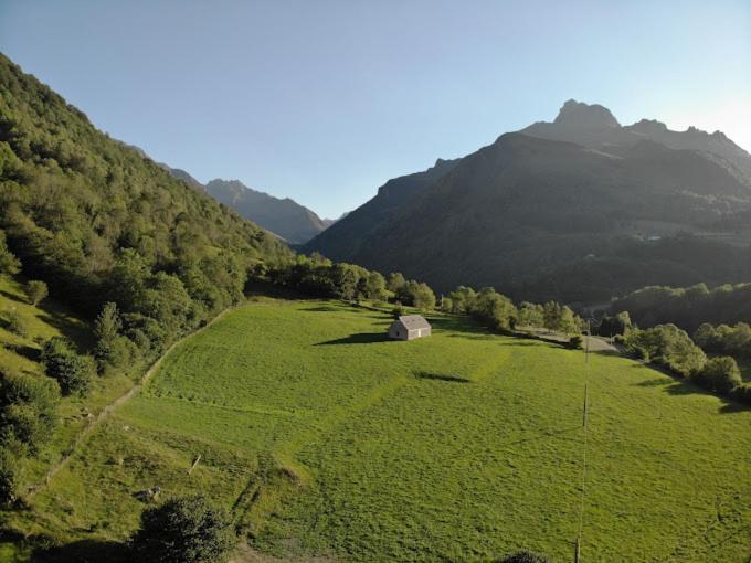 Aux D'Estaing Croises, Gite De Montagne Accessible A Tous Eksteriør billede