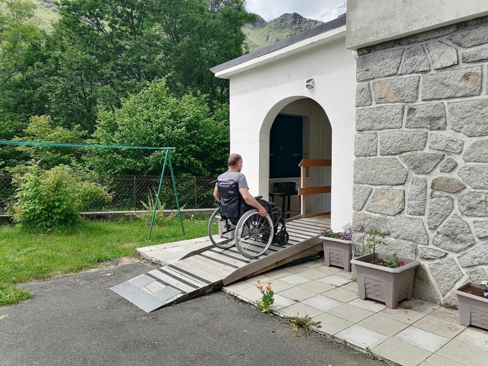 Aux D'Estaing Croises, Gite De Montagne Accessible A Tous Eksteriør billede