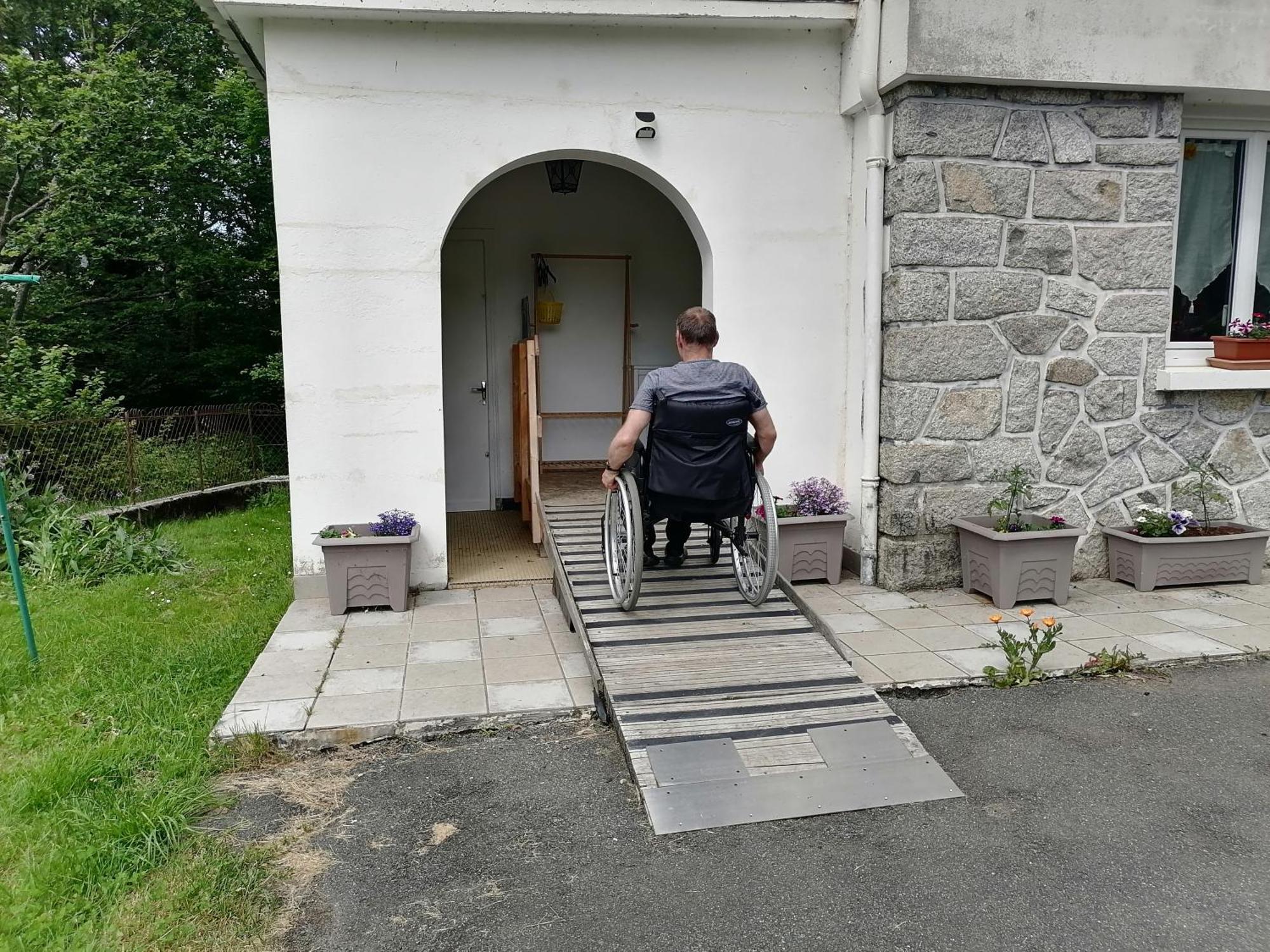 Aux D'Estaing Croises, Gite De Montagne Accessible A Tous Eksteriør billede